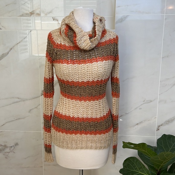 2B Bebe Sweaters - 💥3/$30💥 BEBE Striped Metallic Cowl Neck Sweater, Size S